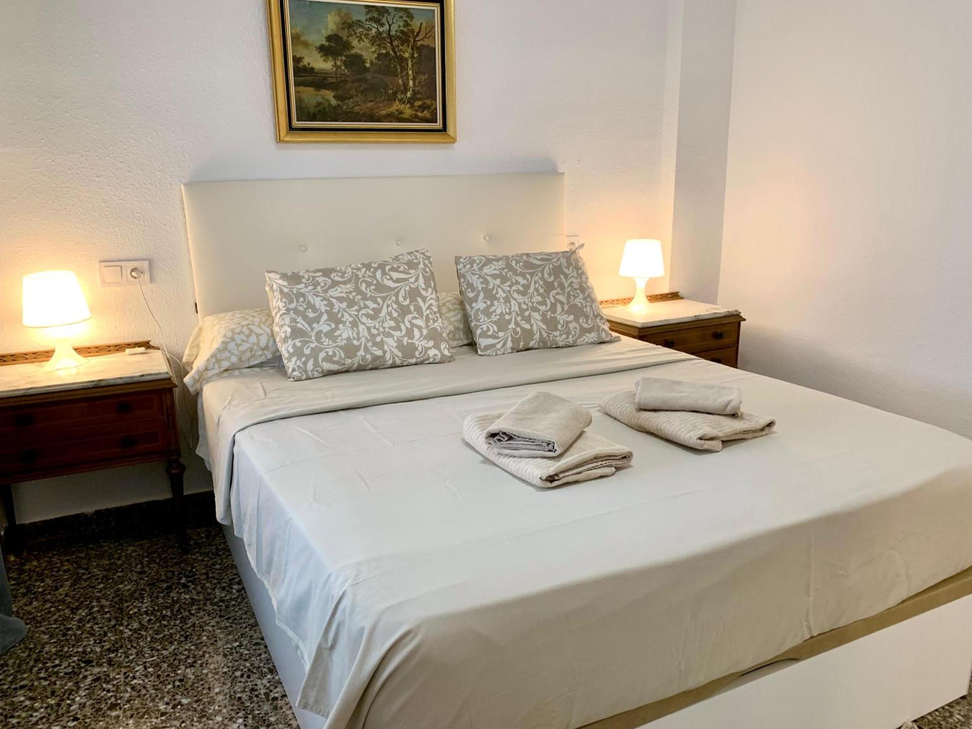 אליקאנטה Centrally-Located, Spacious Flat At Historic Centre & Short Walk To Beach מראה חיצוני תמונה