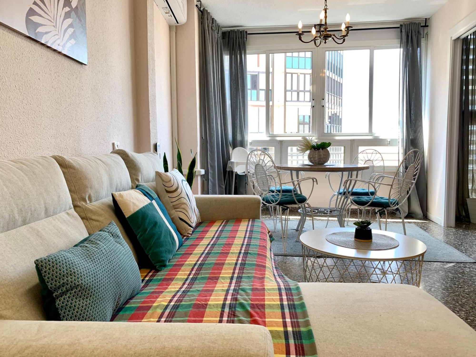 אליקאנטה Centrally-Located, Spacious Flat At Historic Centre & Short Walk To Beach מראה חיצוני תמונה