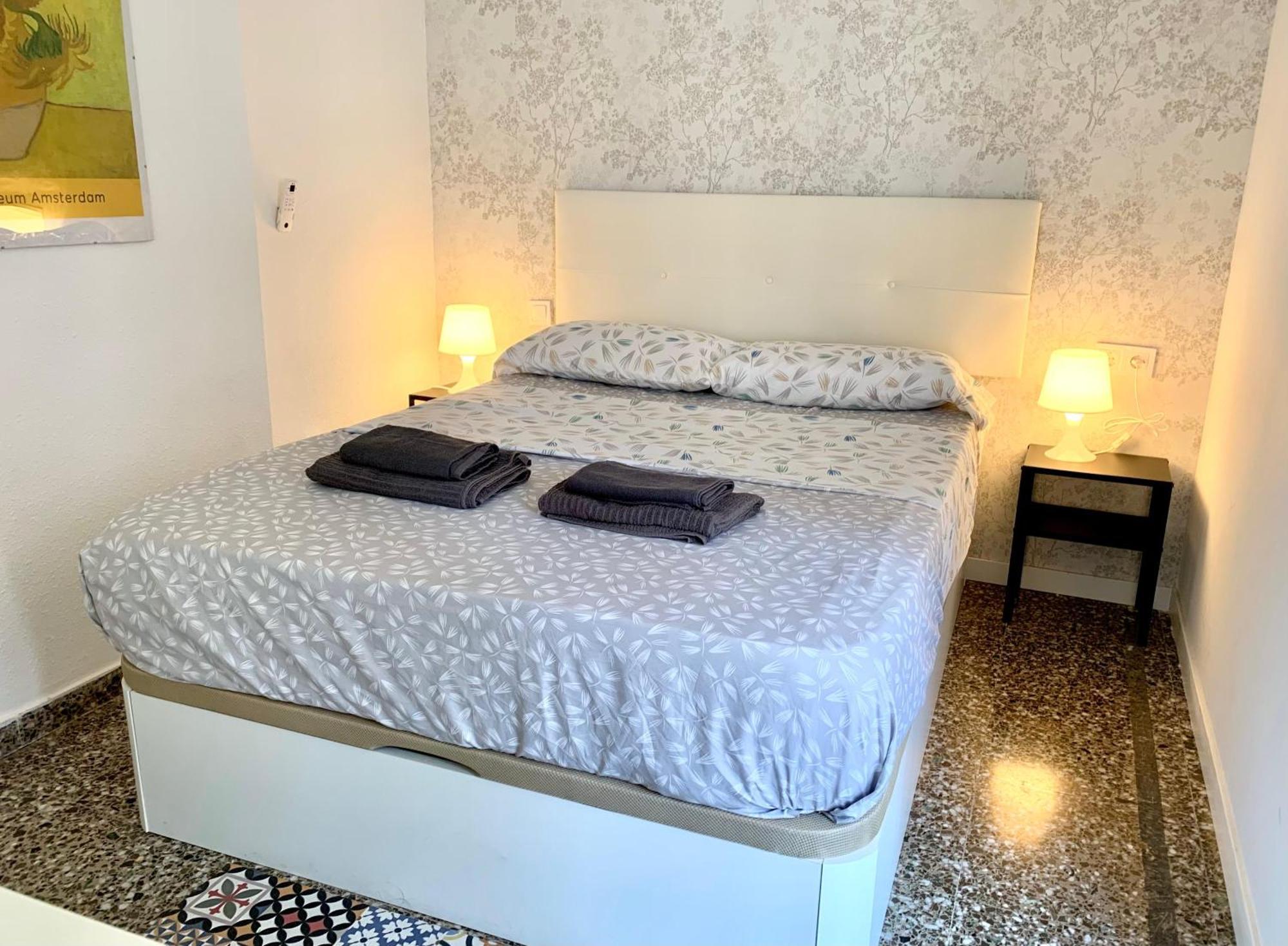 אליקאנטה Centrally-Located, Spacious Flat At Historic Centre & Short Walk To Beach מראה חיצוני תמונה