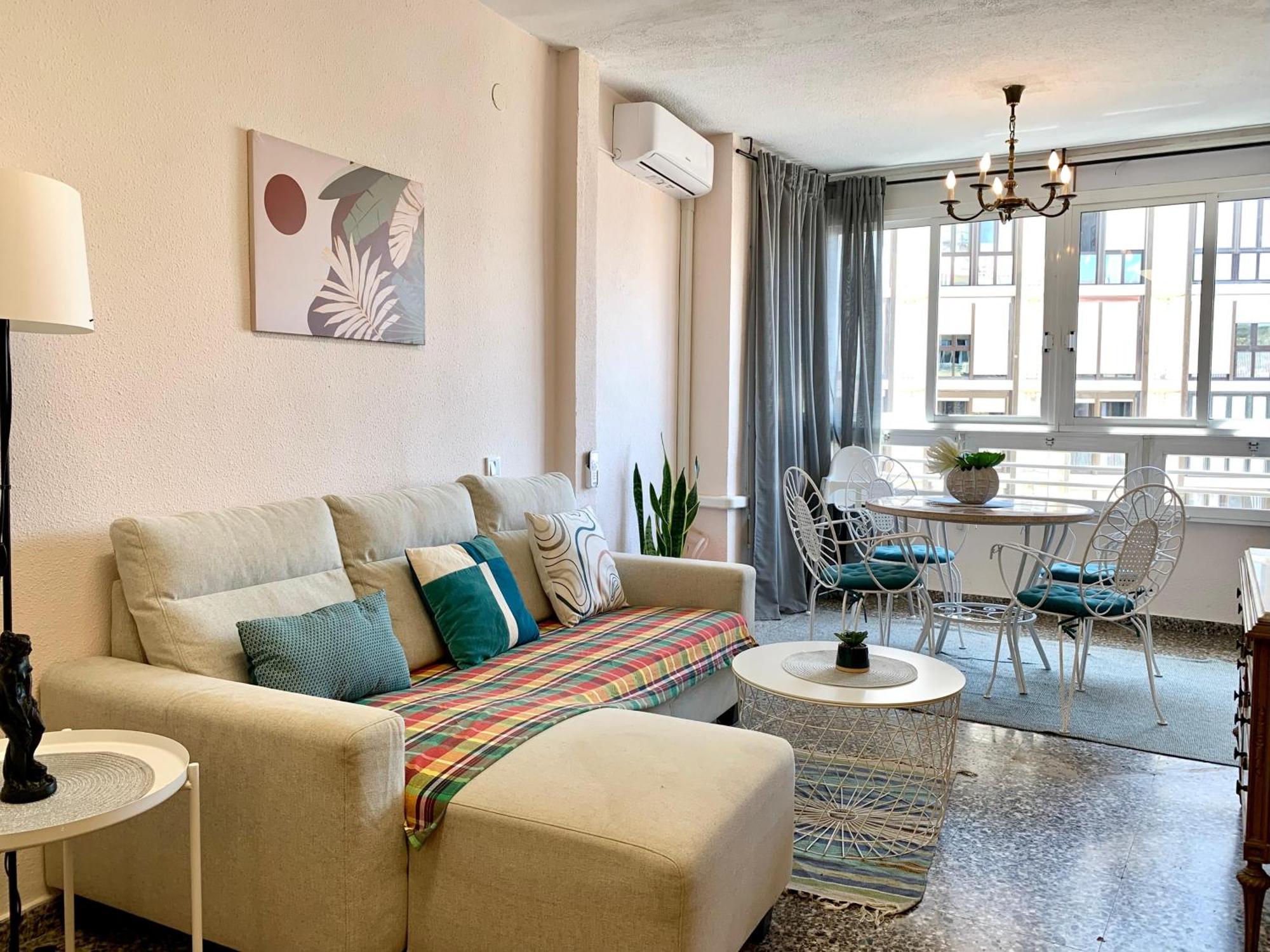 אליקאנטה Centrally-Located, Spacious Flat At Historic Centre & Short Walk To Beach מראה חיצוני תמונה