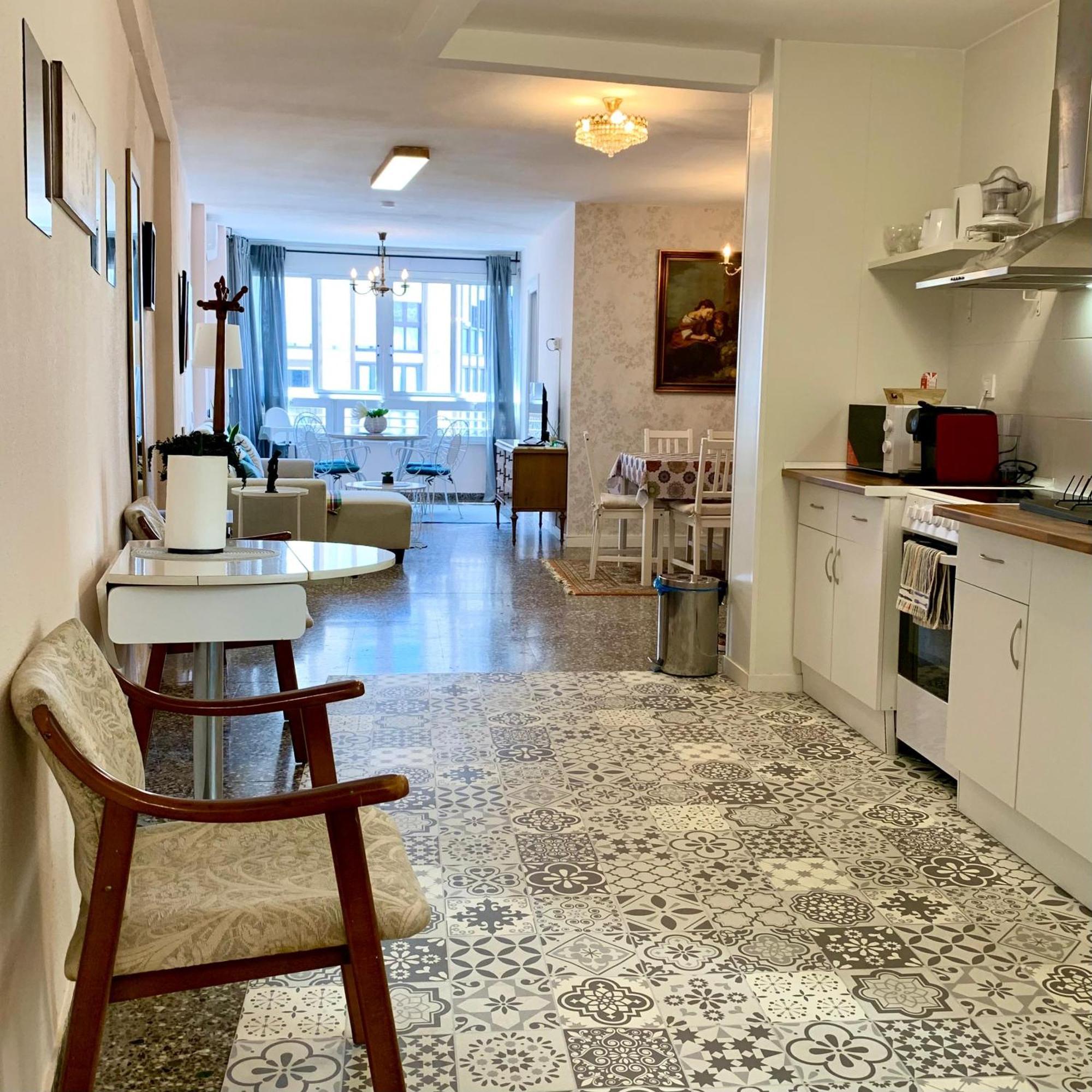 אליקאנטה Centrally-Located, Spacious Flat At Historic Centre & Short Walk To Beach מראה חיצוני תמונה
